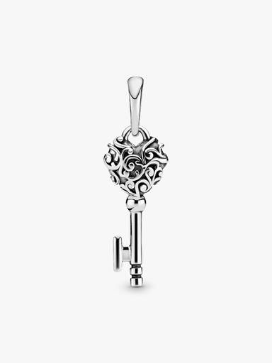 Regal pattern key silver pendant