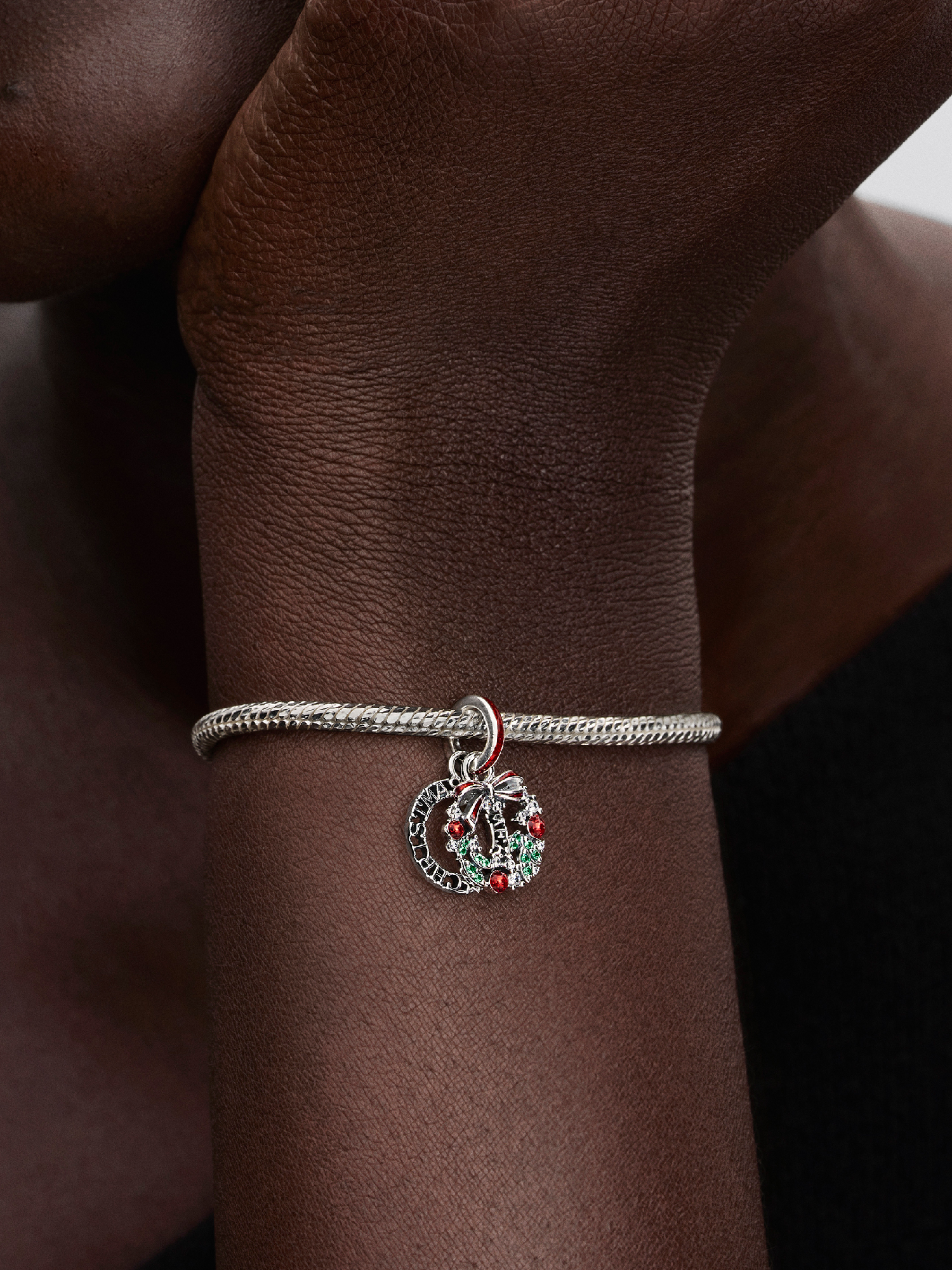 Holiday Wreath Double Dangle Charm | Sterling silver | Pandora ZA