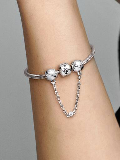 Hearts silver safety chain with clear cubic zirconia