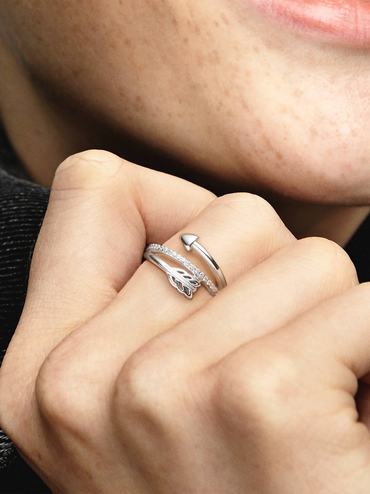 Arrow silver ring with clear cubic zirconia