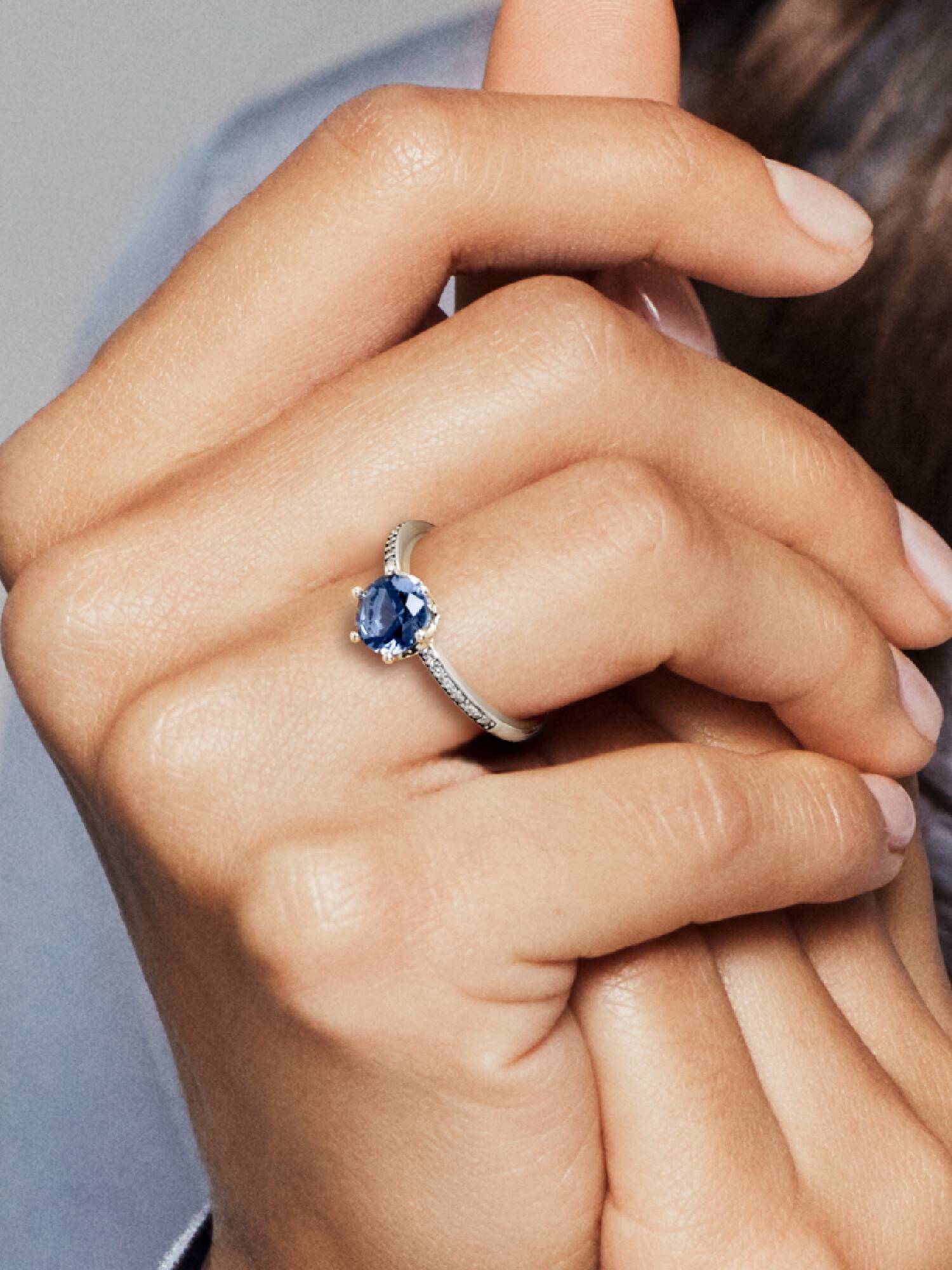 Blue Sparkling Crown Ring