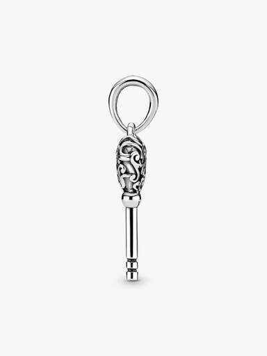 Regal pattern key silver pendant