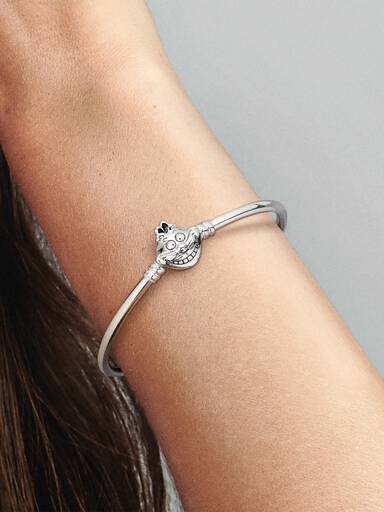 Disney Alice in Wonderland Cheshire Cat Clasp Pandora Moments Bangle