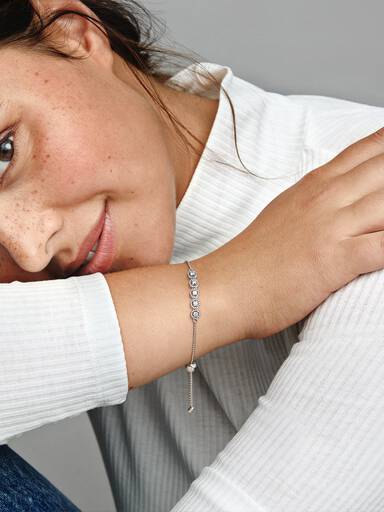 Round Sparkle Slider Bracelet