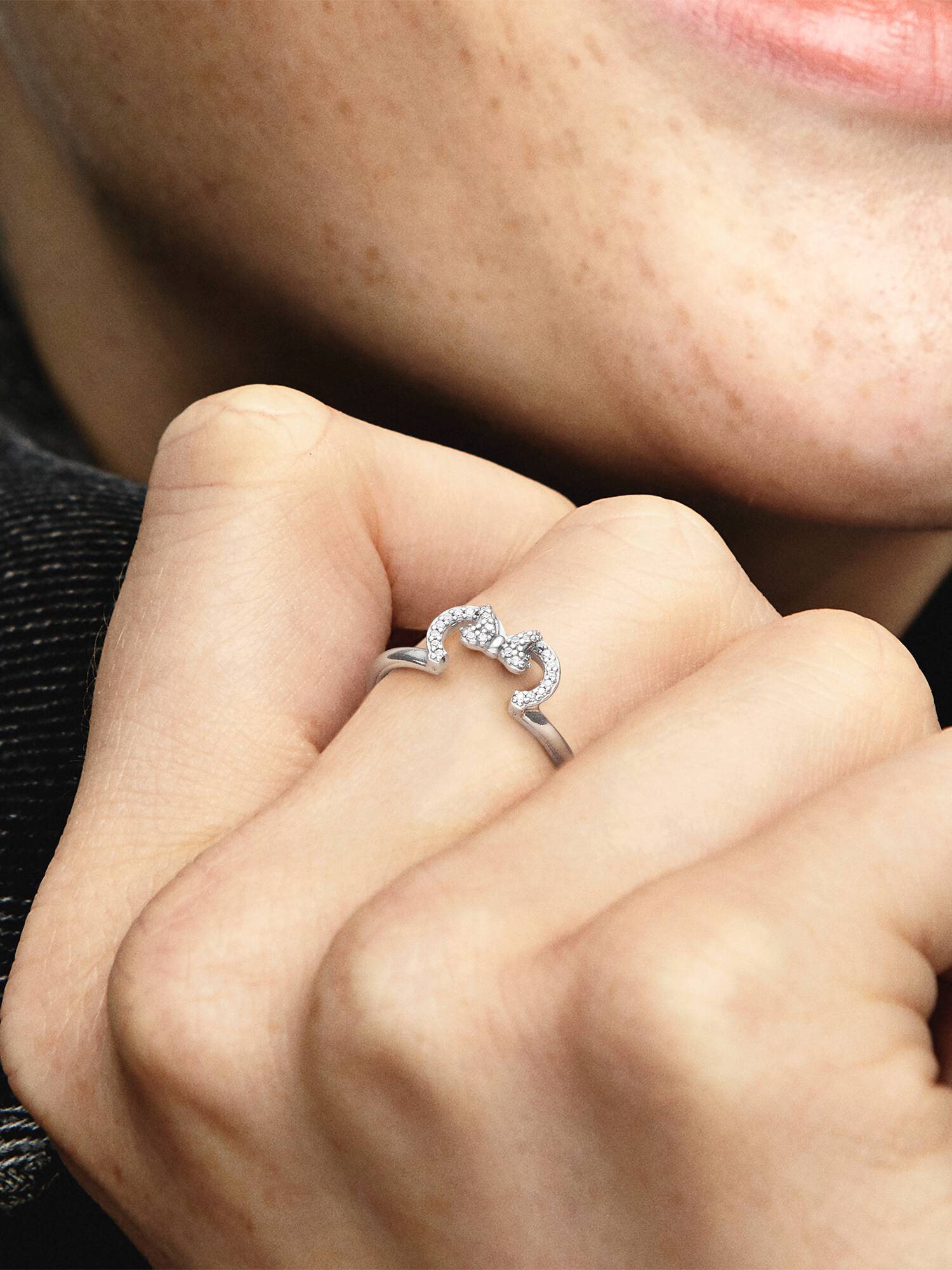 Disney Minnie silver ring with clear cubic zirconia
