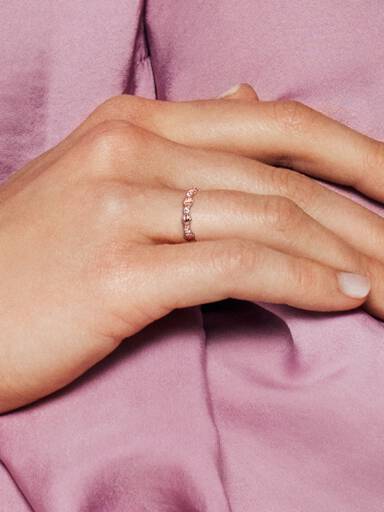Sparkling Seashell Band Ring