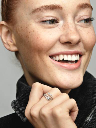 Arrow silver ring with clear cubic zirconia