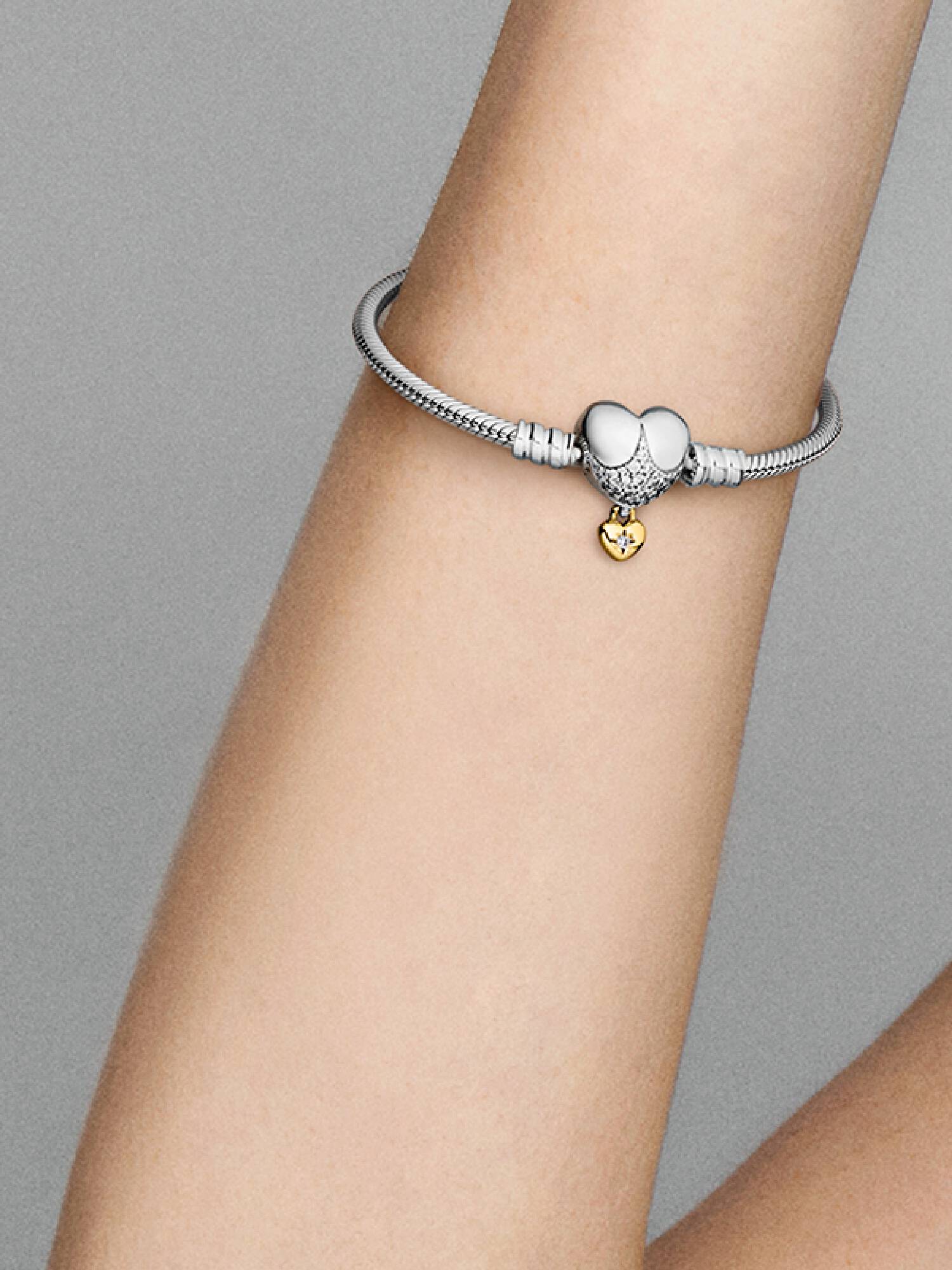 Disney Princess Pandora Moments Heart Snake Chain Bracelet