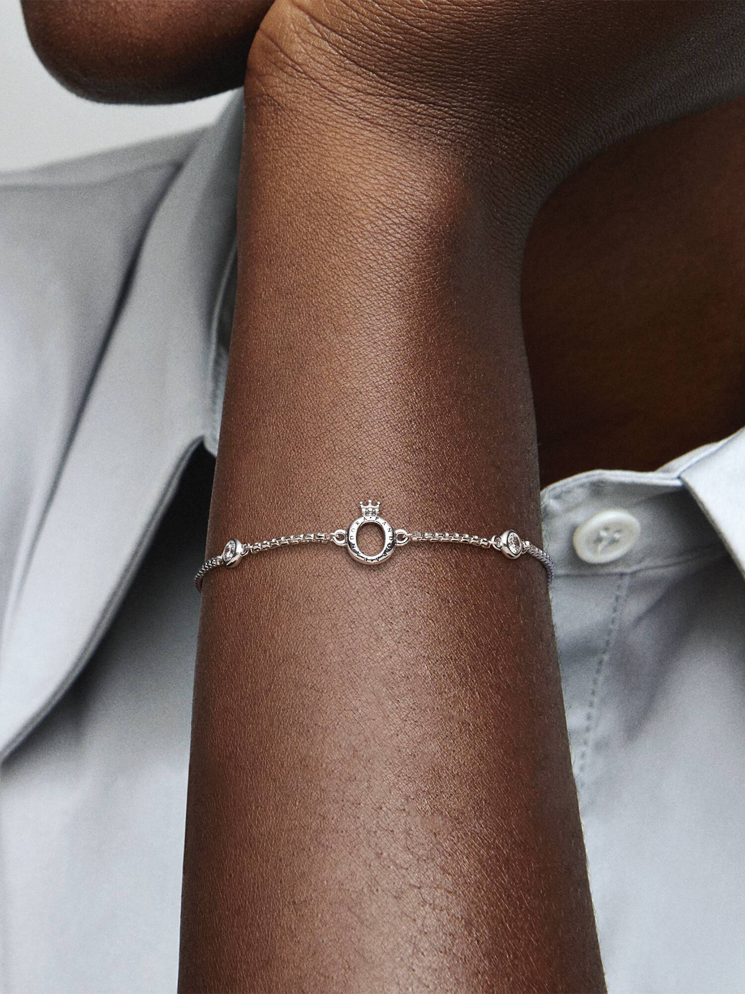 Sparkling Crown O Chain Bracelet