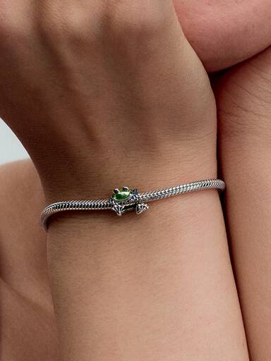 Climbing Frog Charm