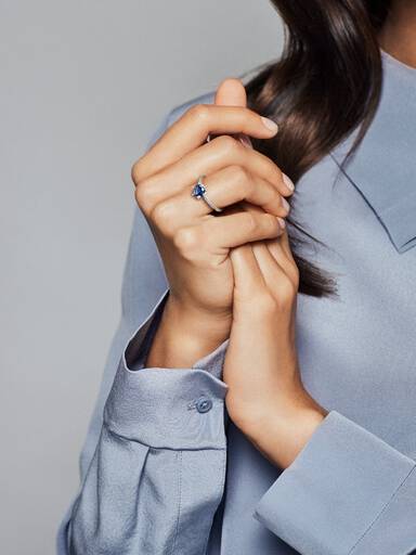 Blue Sparkling Crown Ring