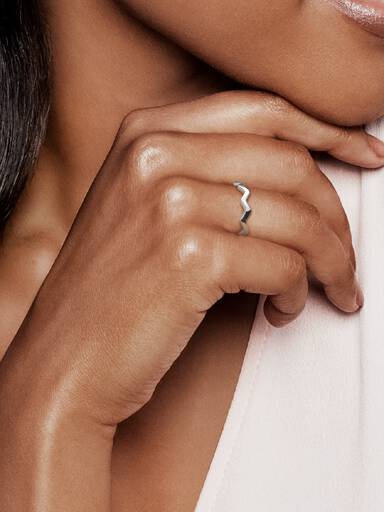 Zigzag silver ring