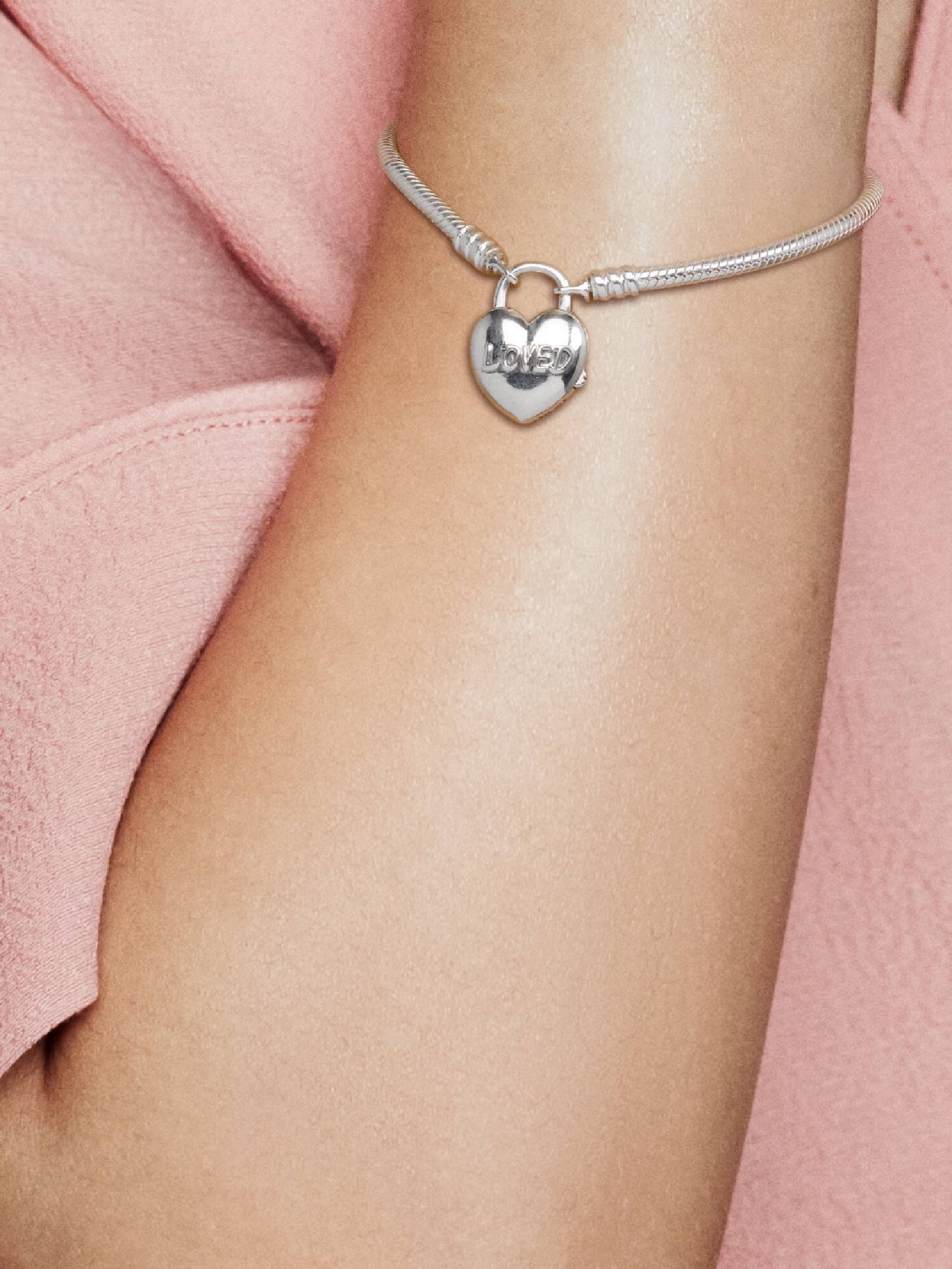 Snake chain silver bracelet and heart padlock clasp