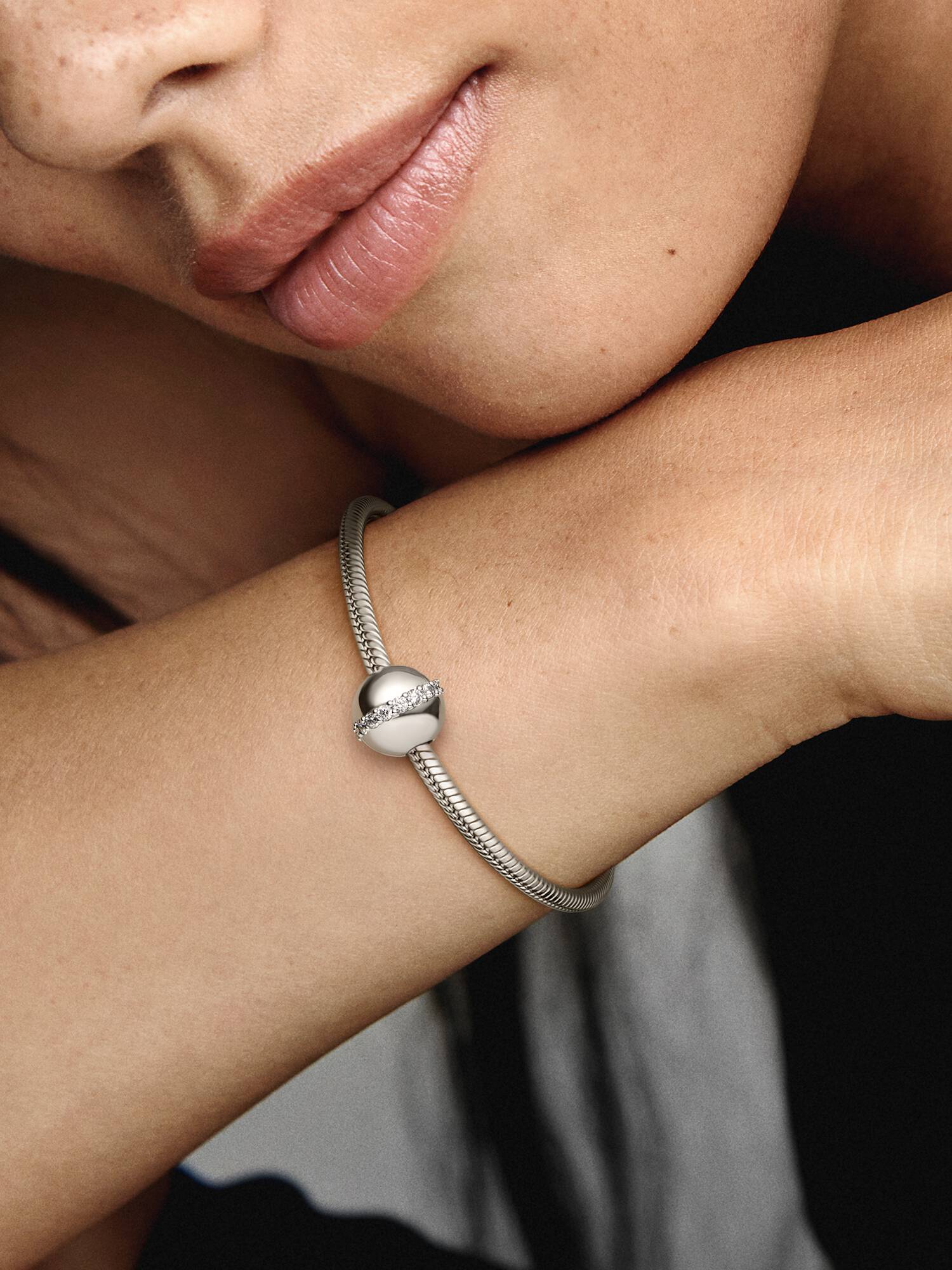 Sparkling Line Clip Charm