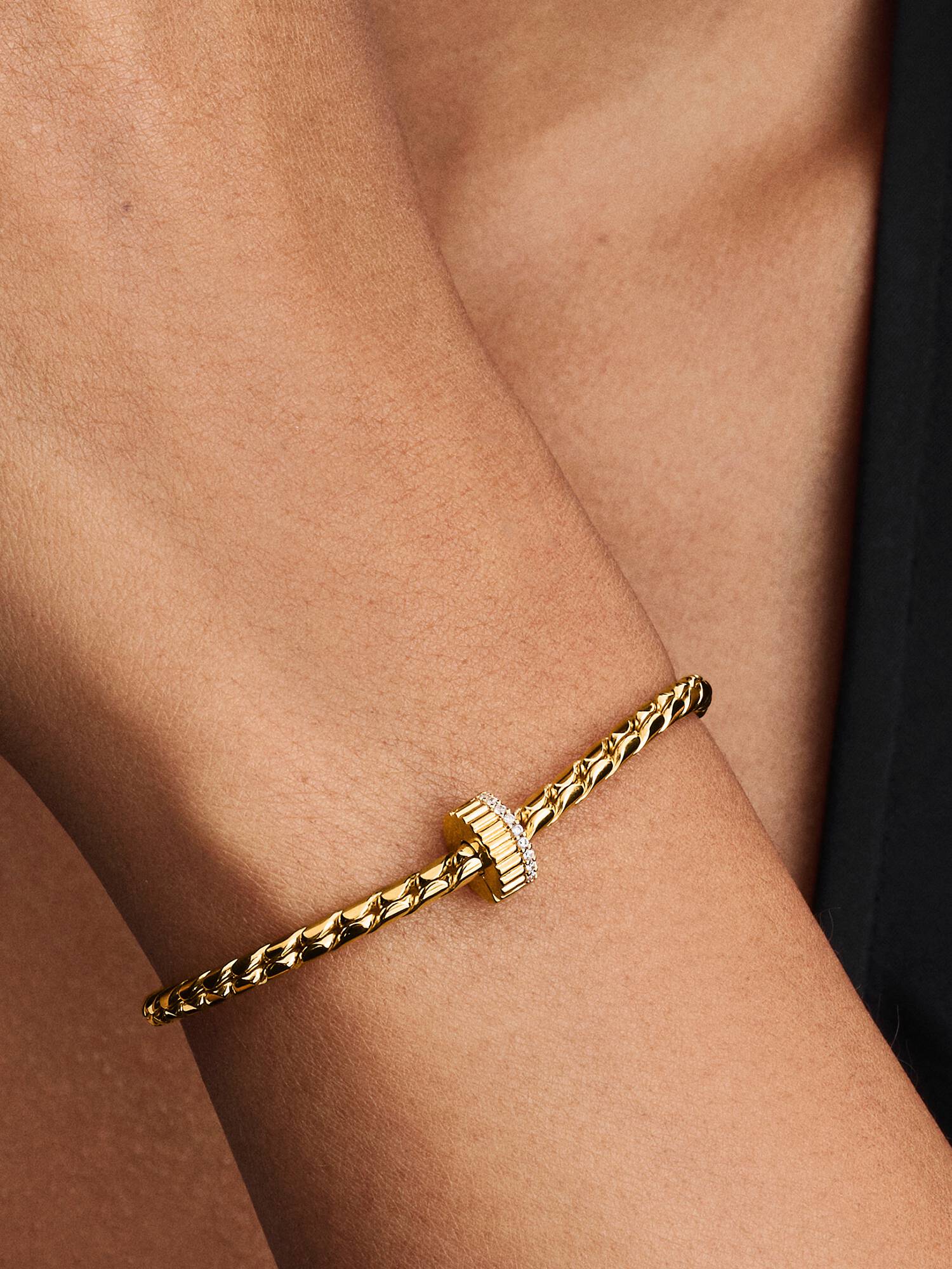Ribbed Clip Charm