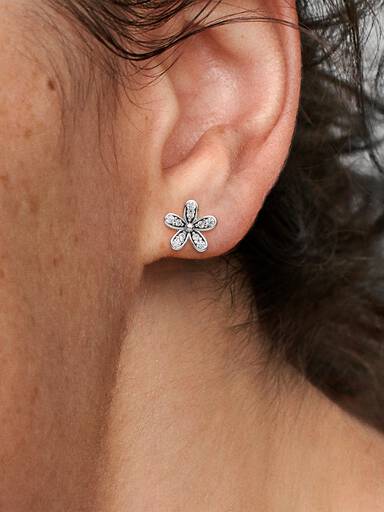 Daisy silver stud earrings with cubic zirconia