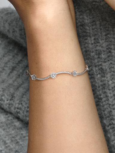 Daisy sterling silver bracelet with clear cubic zirconia