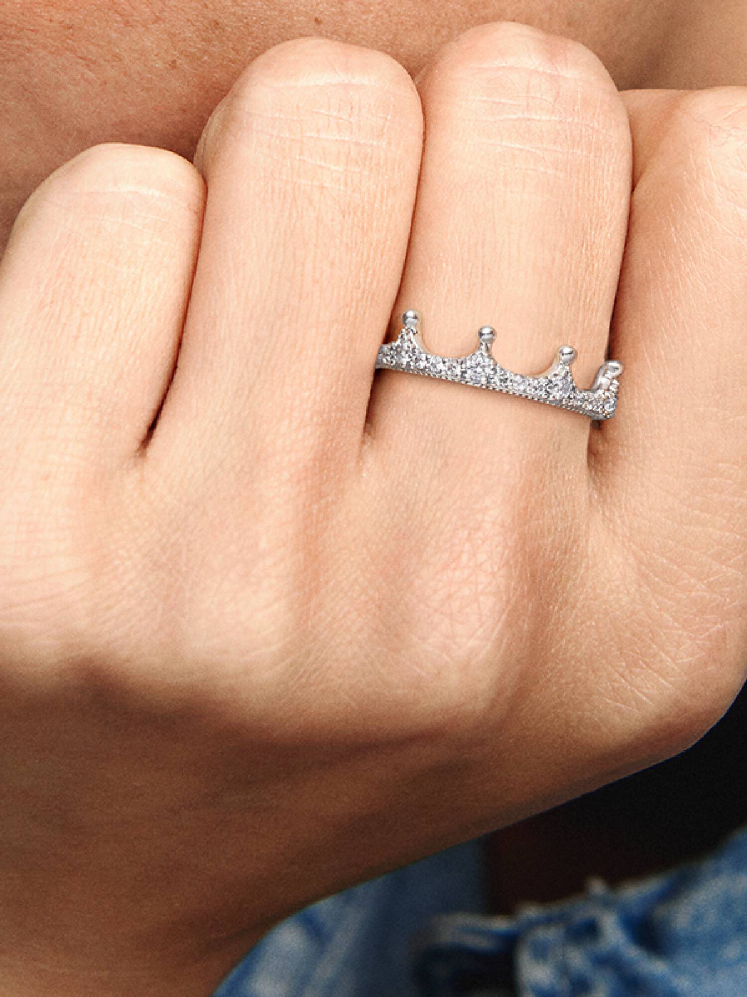 Crown silver ring with clear cubic zirconia