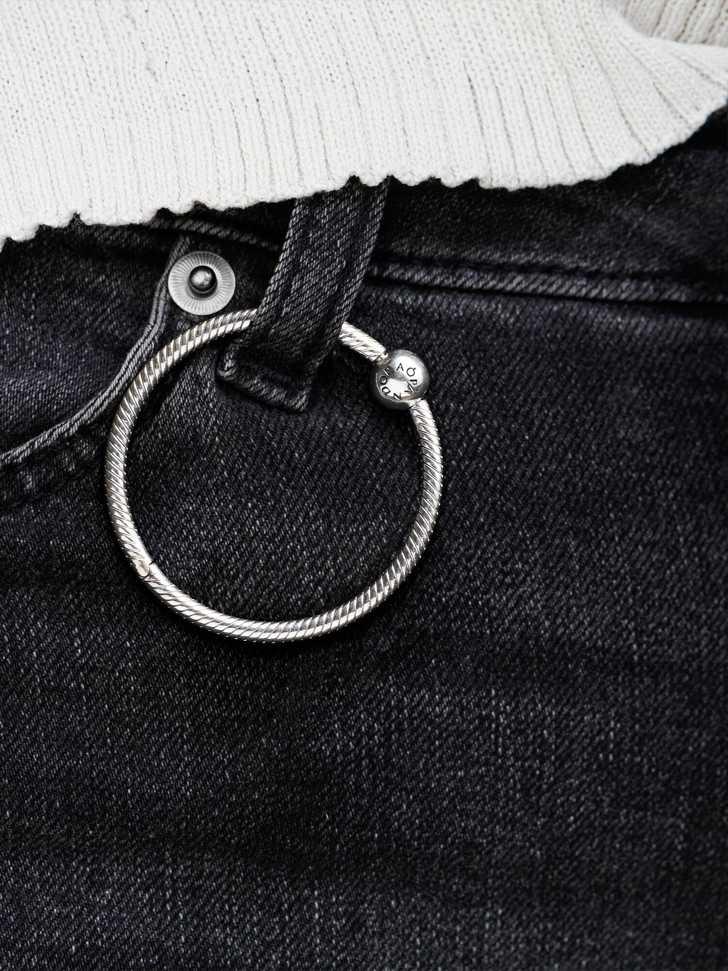 Pandora Moments O Charm Holder